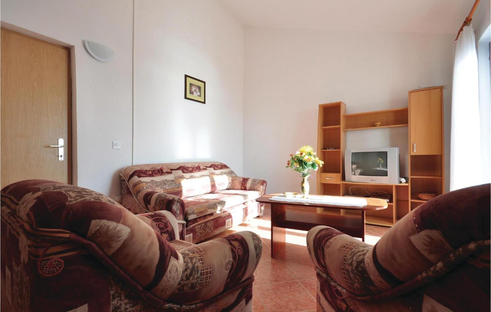 Amazing Apartment In Trogir With Kitchen Exterior foto