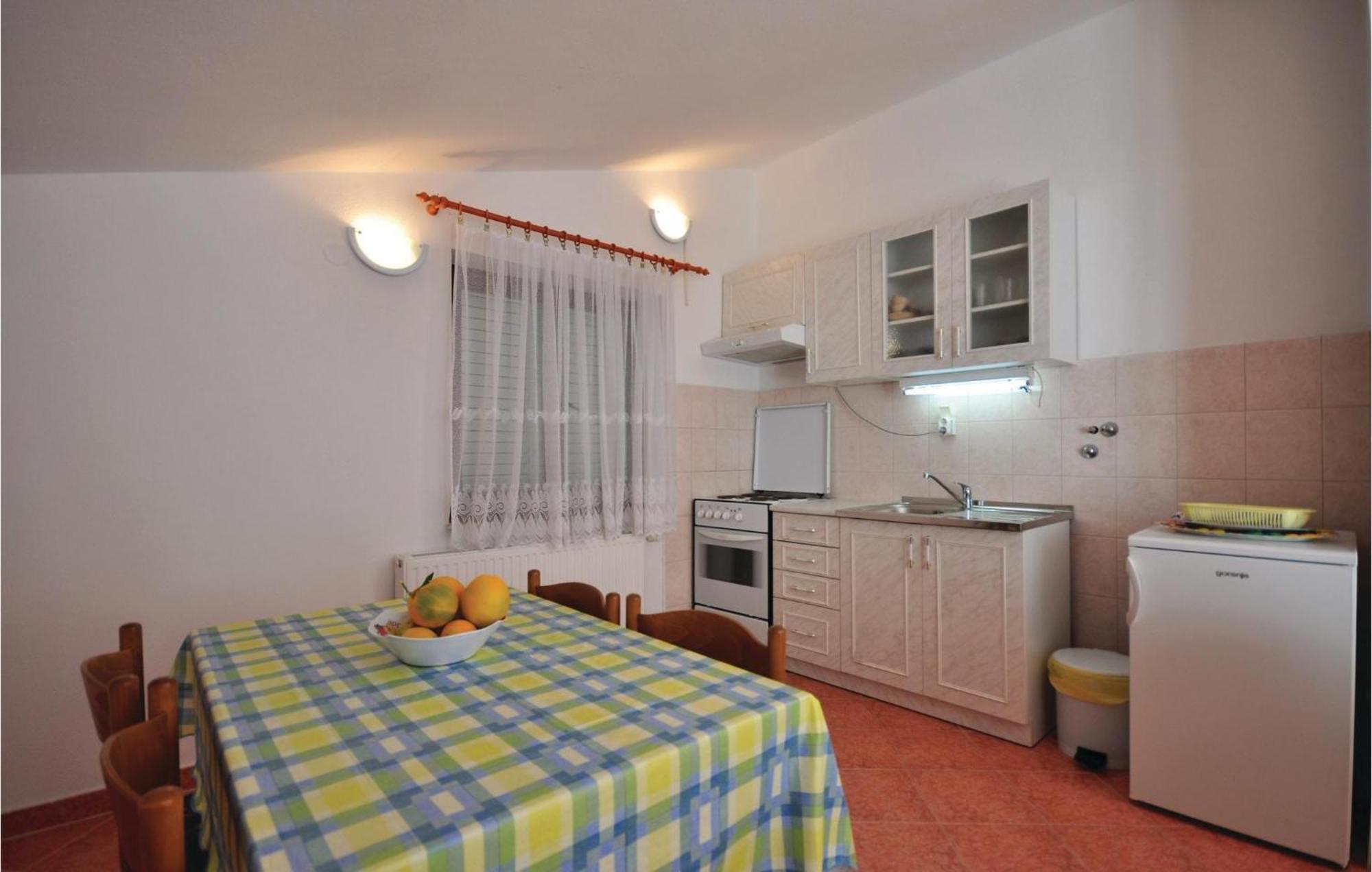 Amazing Apartment In Trogir With Kitchen Exterior foto